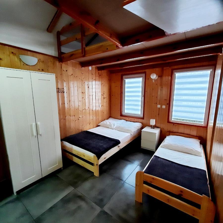 Osrodek 9Amber Hotel โปเบียโรโว ภายนอก รูปภาพ